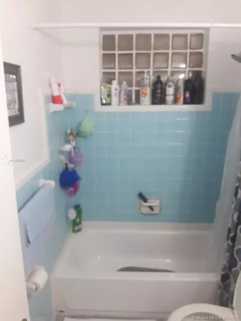 4164 E 10th Ave, Hialeah, FL 33013 photo 2