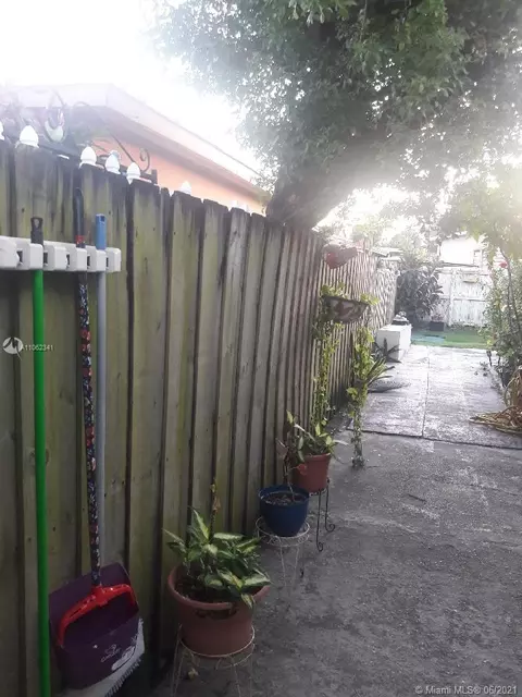 4164 E 10th Ave, Hialeah, FL 33013 photo 14