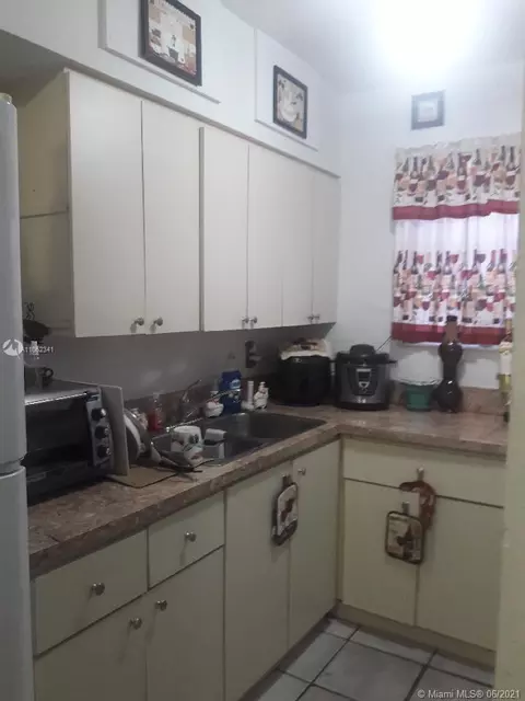 4164 E 10th Ave, Hialeah, FL 33013 photo 12