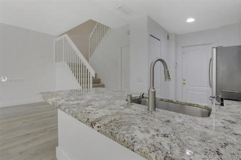 250 Iris Dr, Jupiter, FL 33458 photo 9