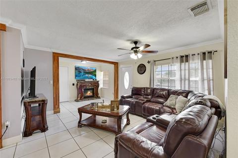4402 NW 203rd St, Miami Gardens, FL 33055 photo 4