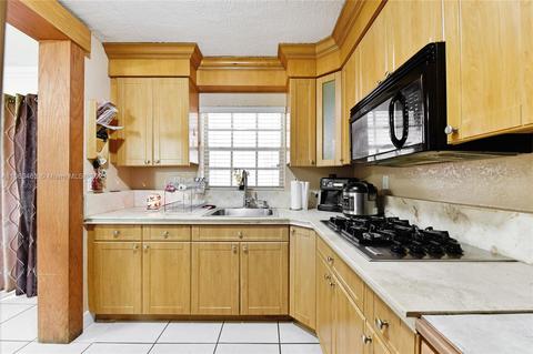 4402 NW 203rd St, Miami Gardens, FL 33055 photo 9