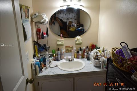 4770 E 9th Ln, Hialeah, FL 33013 photo 16