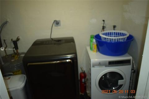 4770 E 9th Ln, Hialeah, FL 33013 photo 13