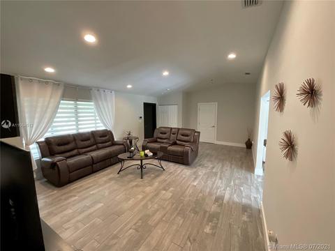 19954 NW 60th Ct, Hialeah, FL 33015 photo 5