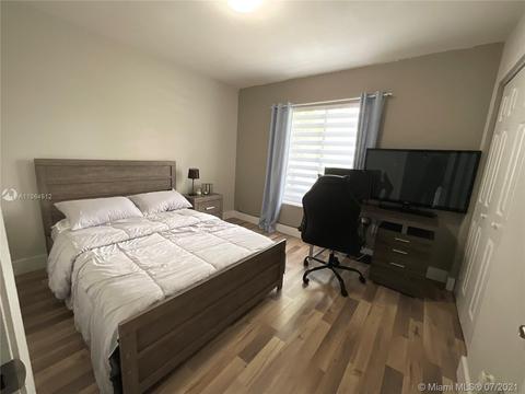 19954 NW 60th Ct, Hialeah, FL 33015 photo 11
