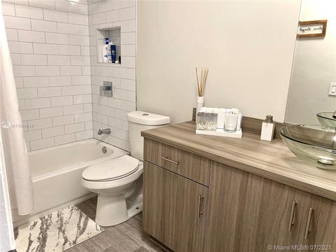 19954 NW 60th Ct, Hialeah, FL 33015 photo 16