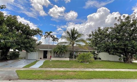 19954 NW 60th Ct, Hialeah, FL 33015 photo 1