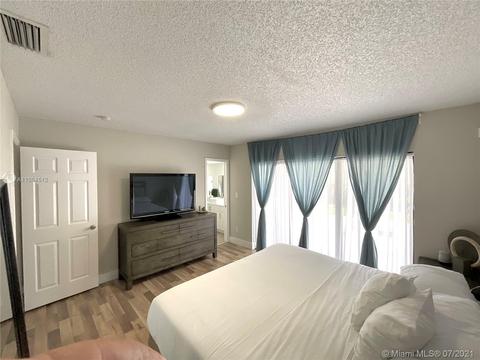 19954 NW 60th Ct, Hialeah, FL 33015 photo 18