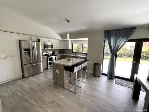 19954 NW 60th Ct, Hialeah, FL 33015 photo 7