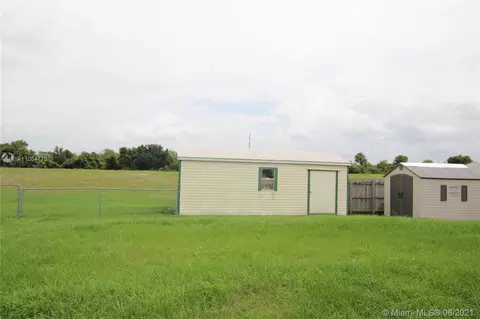8945 SE 57th Dr, Okeechobee, FL 34974 photo 4