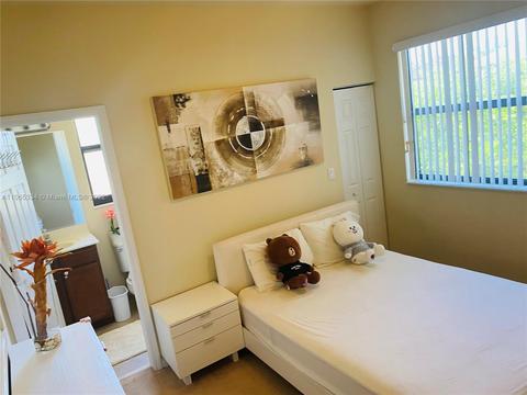 8748 W 33rd Ave, Hialeah, FL 33018 photo 18