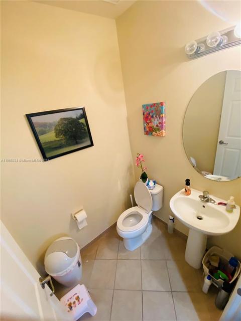 8748 W 33rd Ave, Hialeah, FL 33018 photo 10