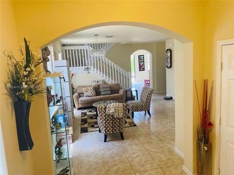 8748 W 33rd Ave, Hialeah, FL 33018 photo 5