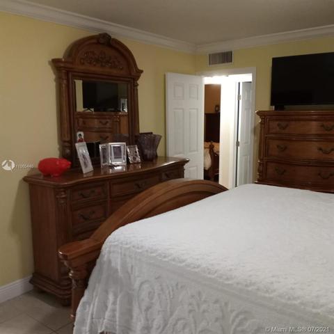 1900 W 68th St #E205, Hialeah, FL 33014 photo 14