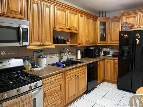 699 E 56th St, Hialeah, FL 33013 photo 11