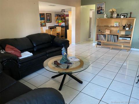 699 E 56th St, Hialeah, FL 33013 photo 4