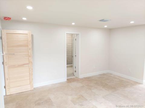 1898 W 64th St, Hialeah, FL 33012 photo 6