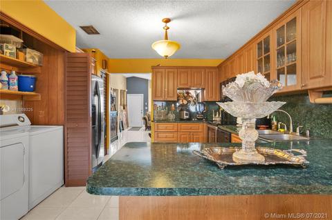7330 W 29th Ave, Hialeah, FL 33018 photo 10
