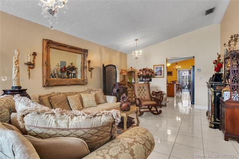 7330 W 29th Ave, Hialeah, FL 33018 photo 4