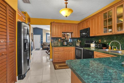 7330 W 29th Ave, Hialeah, FL 33018 photo 8