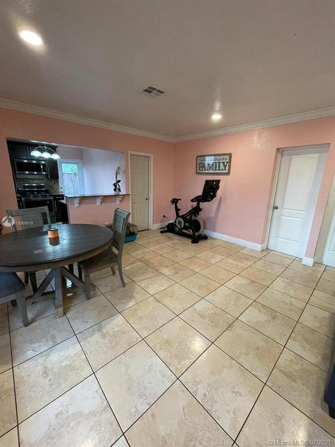 461 W 64th St, Hialeah, FL 33012 photo 4
