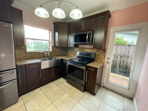 461 W 64th St, Hialeah, FL 33012 photo 6