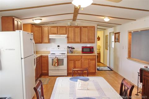 2107 SE 32nd St, Okeechobee, FL 34974 photo 4
