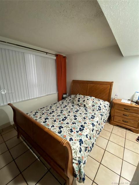 868 W 39th Pl, Hialeah, FL 33012 photo 11