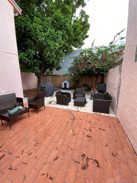 868 W 39th Pl, Hialeah, FL 33012 photo 14