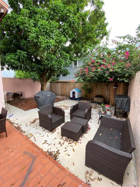 868 W 39th Pl, Hialeah, FL 33012 photo 15