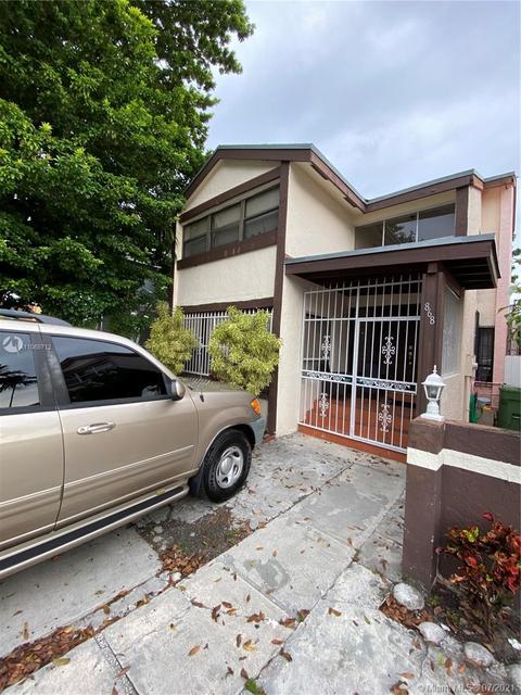 868 W 39th Pl, Hialeah, FL 33012 photo 3