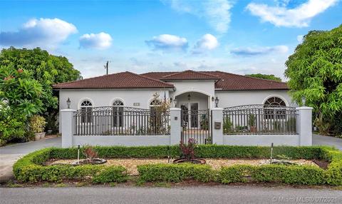 865 W 68th St, Hialeah, FL 33014 photo 1