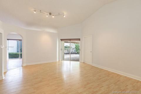 1663 SW 158th Ter, Pembroke Pines, FL 33027 photo 5