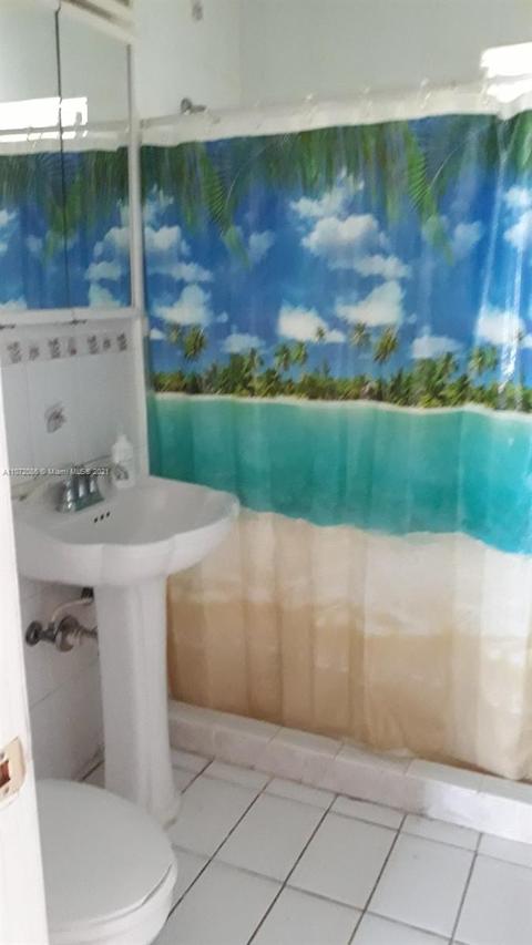 521 E 30th St, Hialeah, FL 33013 photo 8