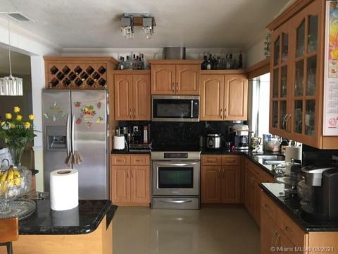 760 W 80th St, Hialeah, FL 33014 photo 16