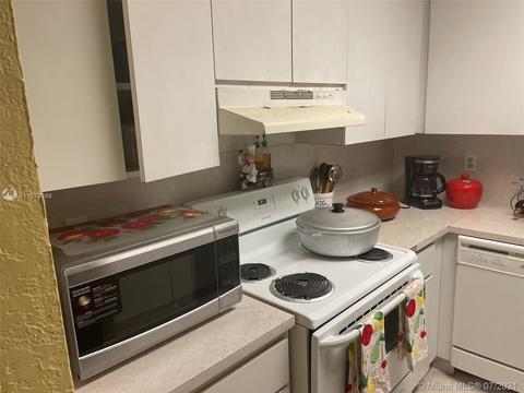 1900 W 68th St #E202, Hialeah, FL 33014 photo 7