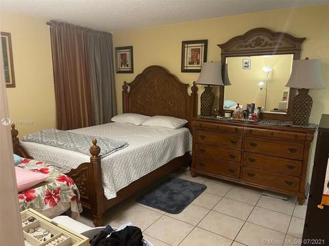 1900 W 68th St #E202, Hialeah, FL 33014 photo 6