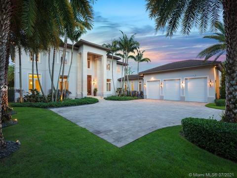8975 SW 63rd Ct, Pinecrest, FL 33156 photo 2