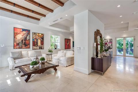 325 Hampton Ln, Key Biscayne, FL 33149 photo 2
