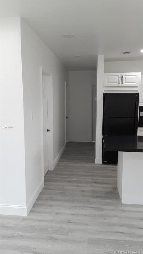 930 E 40th St, Hialeah, FL 33013 photo 9