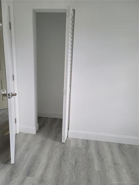 930 E 40th St, Hialeah, FL 33013 photo 6