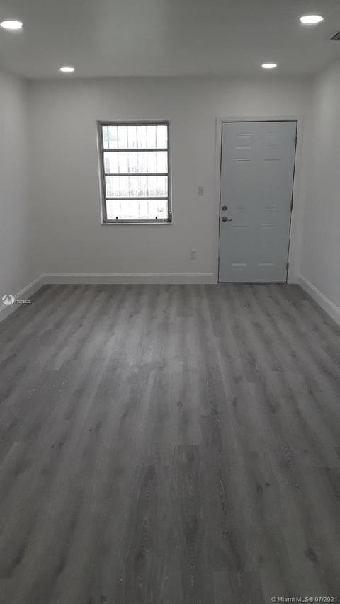 930 E 40th St, Hialeah, FL 33013 photo 10