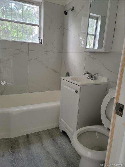 930 E 40th St, Hialeah, FL 33013 photo 5
