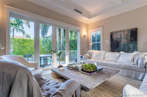 270 Buttonwood Dr, Key Biscayne, FL 33149 photo 1
