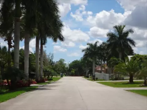 9224 Dickens Ave, Surfside, FL 33154 photo 1