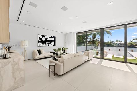 1413 Biscaya Dr, Surfside, FL 33154 photo 9
