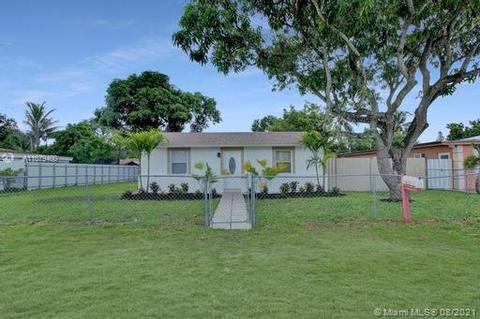 915 Sultan Ave, Opa Locka, FL 33054 photo 2