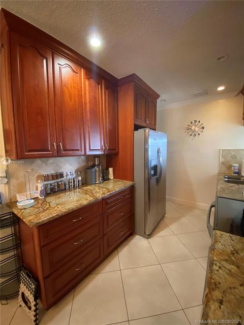 642 W 65th Dr, Hialeah, FL 33012 photo 7