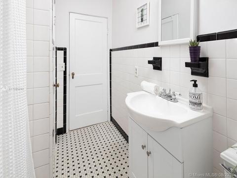 1424 Alberca St, Coral Gables, FL 33134 photo 13